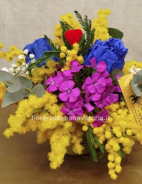 Composizione con mimosa