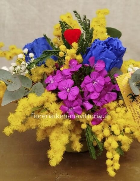 Composizione con mimosa